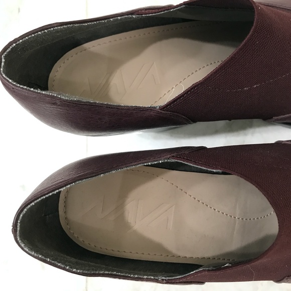 NAYA {10} Ankle Booties in Merlot / Purple with Gold Banding & Chunky Bl… - Picture 9 of 11